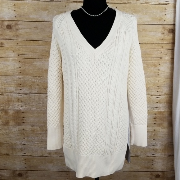 Banana Republic Sweaters - Banana Republic Cable Knit Tunic Length Sweater
